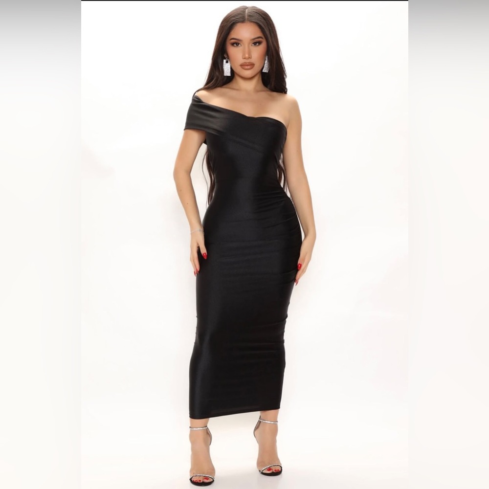 Robe noir